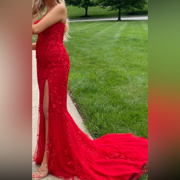 Prom dress - Picture 2 of 5